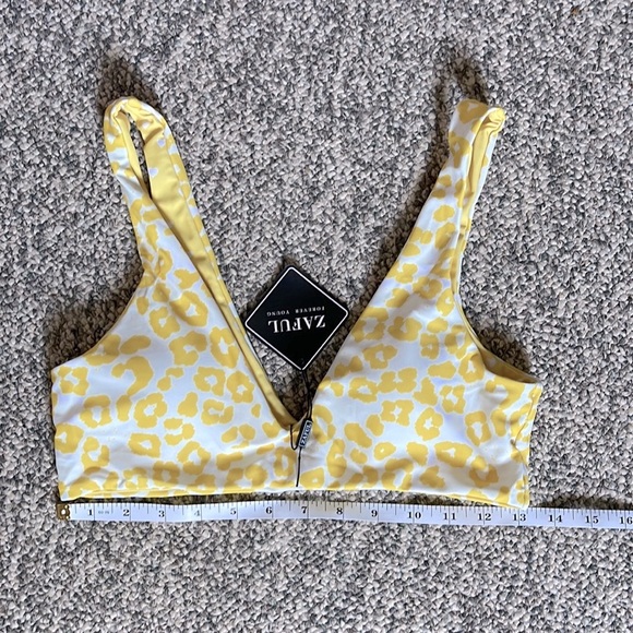 ZAFUL High Cut Snake Leopard Heart Reversible Bikini Swimsuit - Yellow Medium - Picture 3 of 3